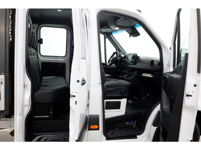 51736611-mercedes-benz-sprinter-3