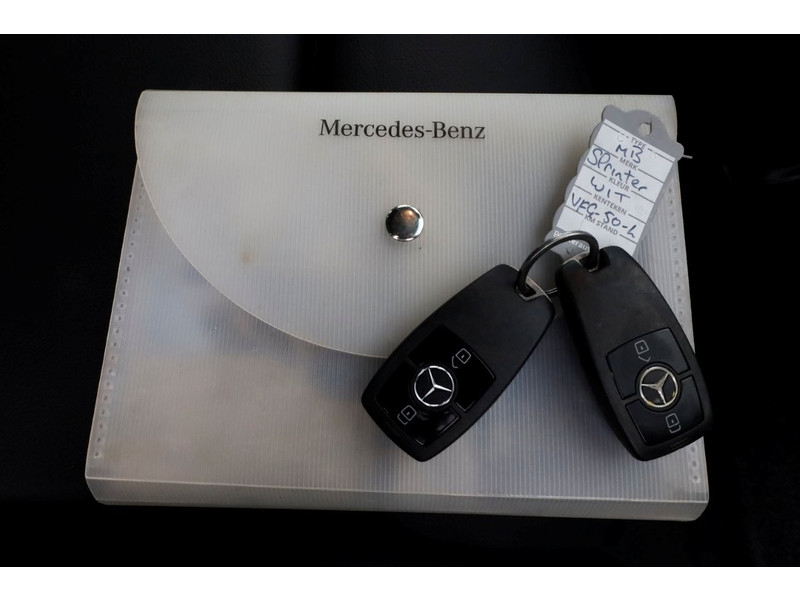 51736611-mercedes-benz-sprinter-8