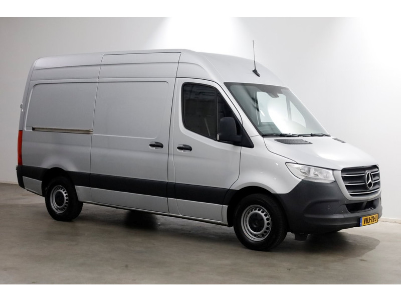 51801919-mercedes-benz-sprinter-10
