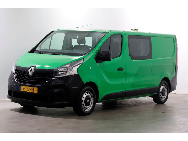 51802556-renault-trafic-10