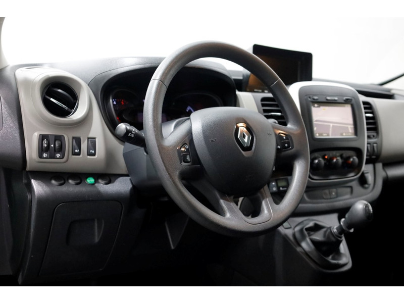 51802556-renault-trafic-14