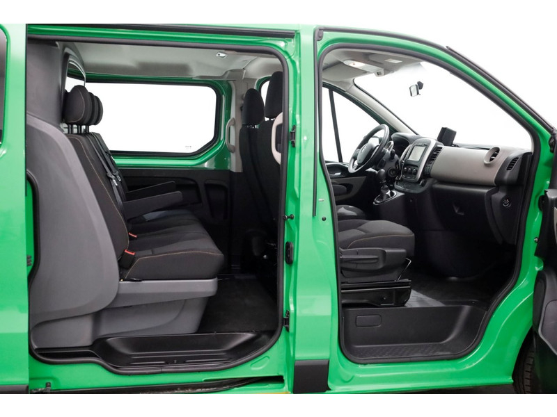 51802556-renault-trafic-3