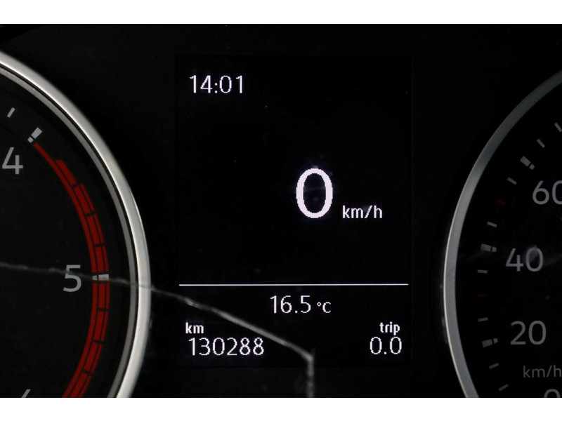 51863743-volkswagen-crafter-13