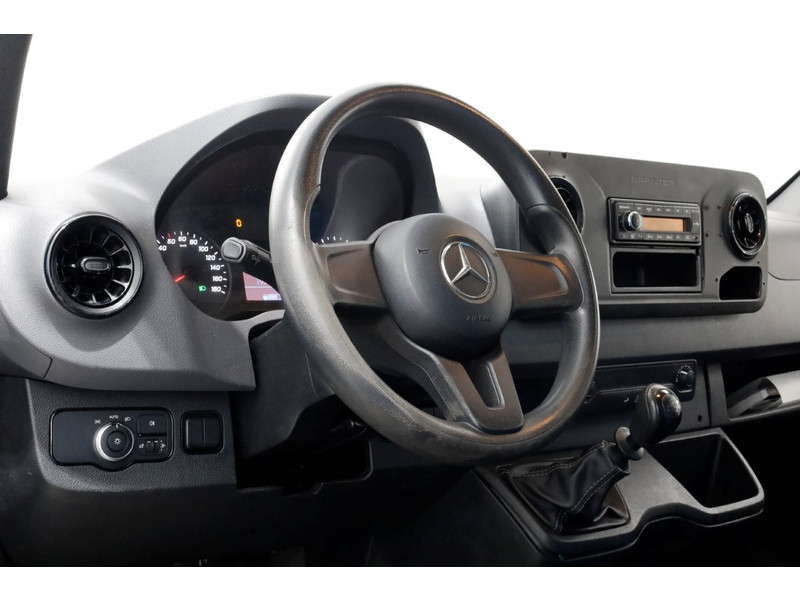 51863916-mercedes-benz-sprinter-12
