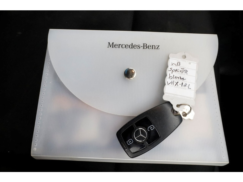 51863916-mercedes-benz-sprinter-6