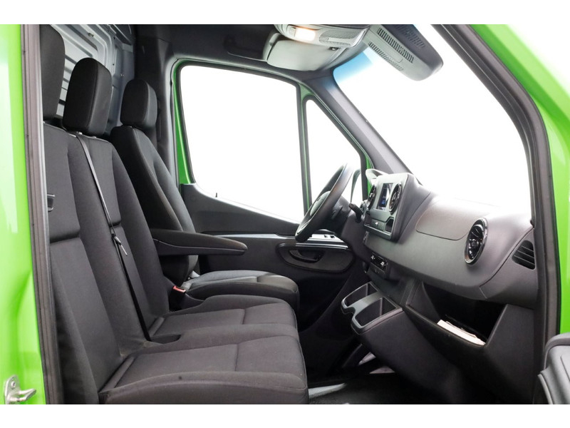 51907462-mercedes-benz-sprinter-3