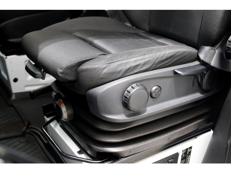 51907776-mercedes-benz-sprinter-21