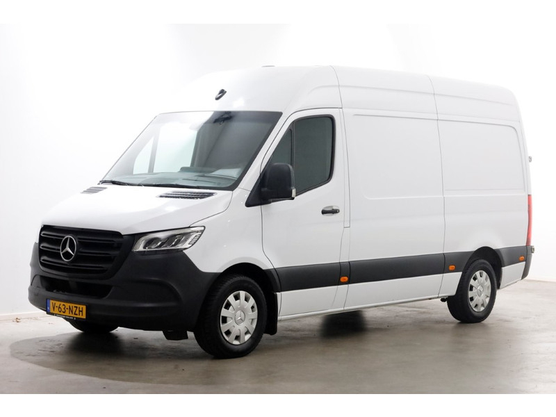 51907776-mercedes-benz-sprinter-8