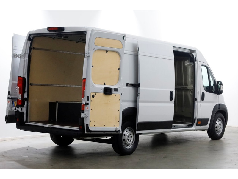 51919059-citroen-jumper-11