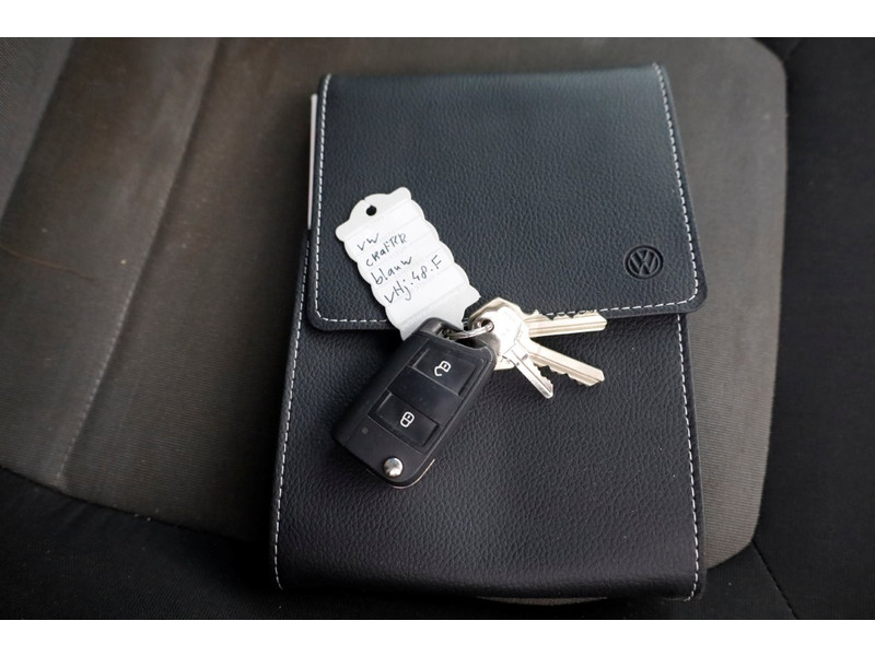 51976517-volkswagen-crafter-6