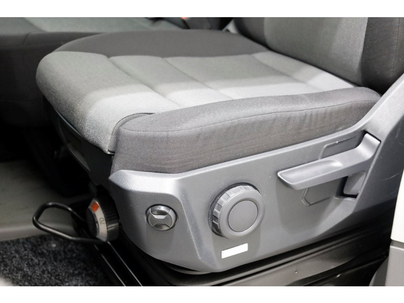 51977021-volkswagen-crafter-21