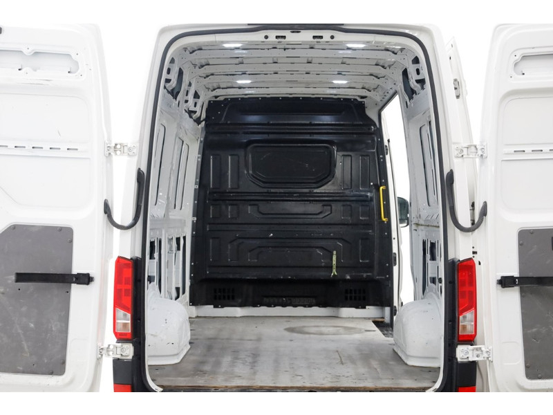 51977198-volkswagen-crafter-5