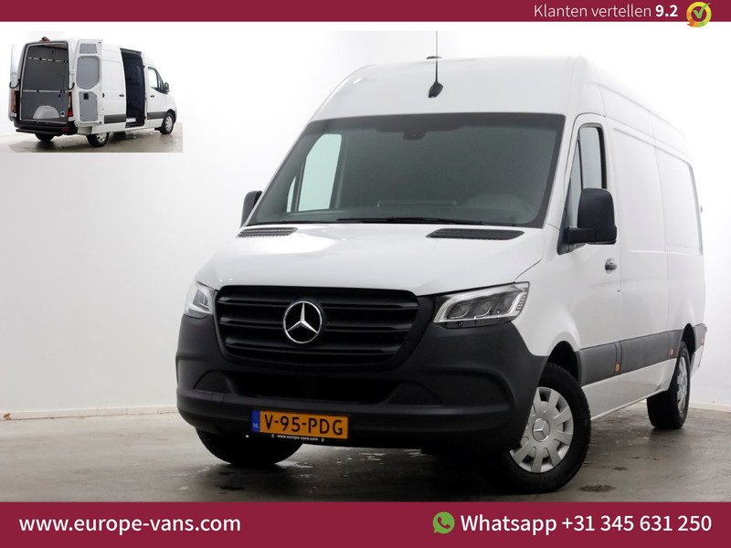 51977495-mercedes-benz-sprinter-1