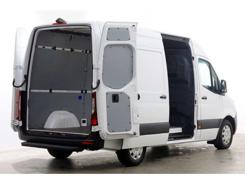 51977495-mercedes-benz-sprinter-12