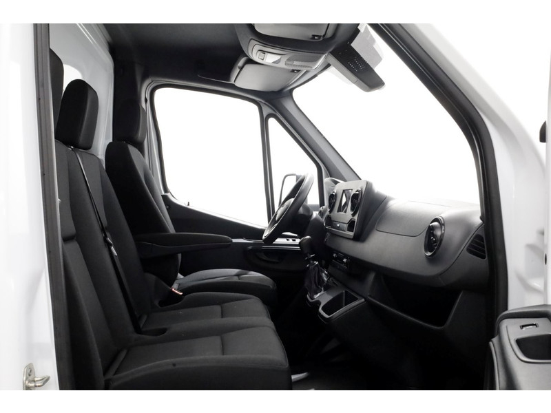 52017036-mercedes-benz-sprinter-5