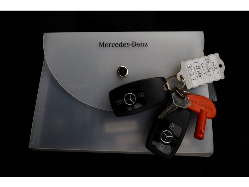 52017036-mercedes-benz-sprinter-7