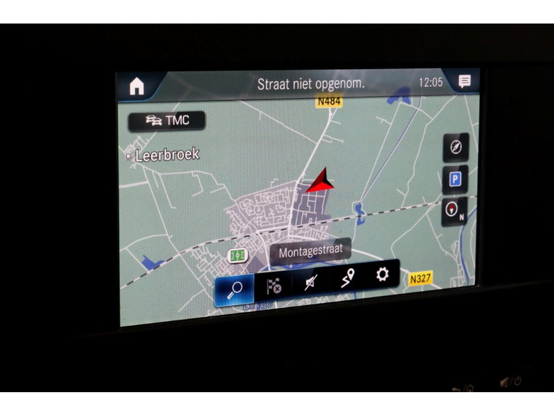 52017198-mercedes-benz-sprinter-19