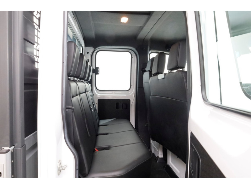 52017198-mercedes-benz-sprinter-5