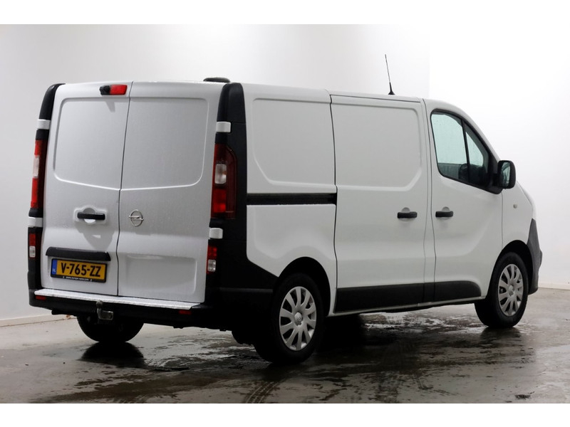 52045378-opel-vivaro-2