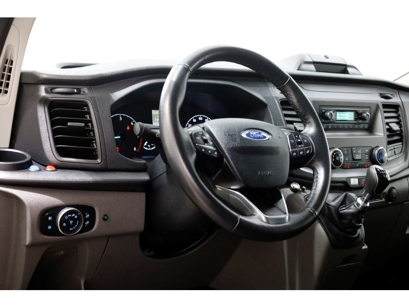 52046320-ford-transit-custom-12