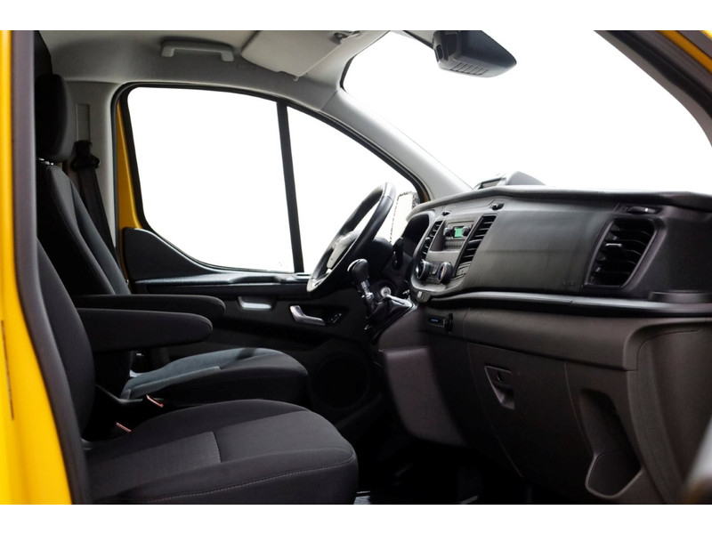 52046320-ford-transit-custom-3