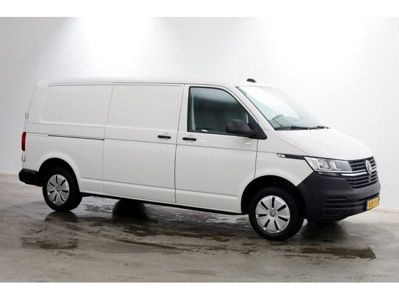 52046582-volkswagen-transporter-10