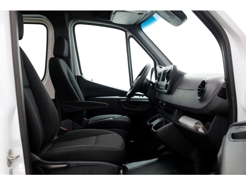 52047244-mercedes-benz-sprinter-7