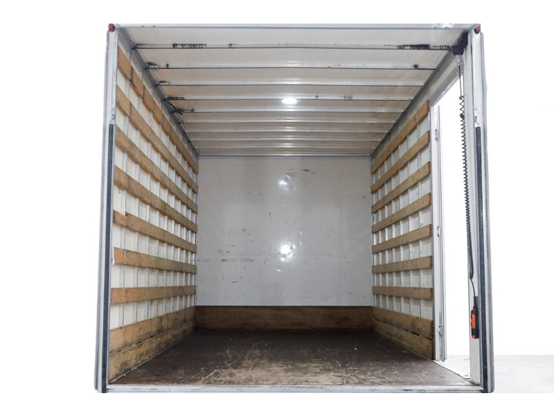 52047724-volkswagen-crafter-6