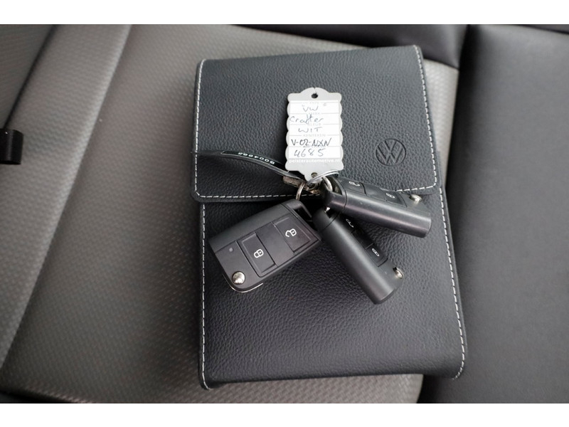 52047724-volkswagen-crafter-7