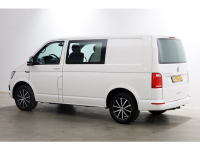 42378079-volkswagen-transporter-11