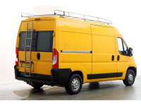 43246236-peugeot-boxer-2