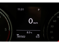 44193646-volkswagen-transporter-16