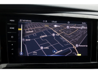 45740420-volkswagen-transporter-17