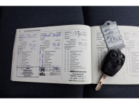 46939936-opel-vivaro-combi-9