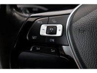 48417502-volkswagen-transporter-17
