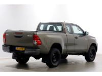 48611505-toyota-hilux-2