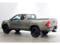 48611505-toyota-hilux-9