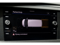 49083188-volkswagen-transporter-16