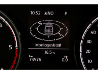 49083188-volkswagen-transporter-19