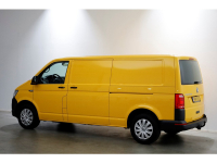49179500-volkswagen-transporter-11