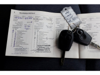 49706915-opel-vivaro-9