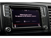 50257610-volkswagen-transporter-17