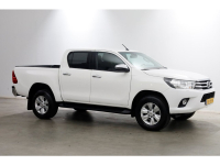 50861051-toyota-hilux-10