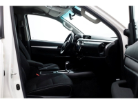 50861051-toyota-hilux-3