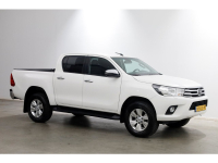 50861052-toyota-hilux-11