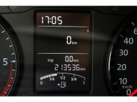 51227517-volkswagen-transporter-17