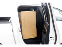 51593107-toyota-hilux-5