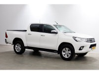 51736506-toyota-hilux-12