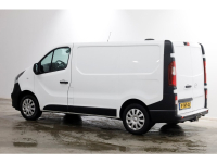 52045378-opel-vivaro-9