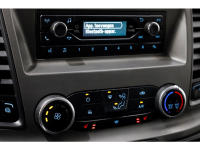 52046320-ford-transit-custom-13